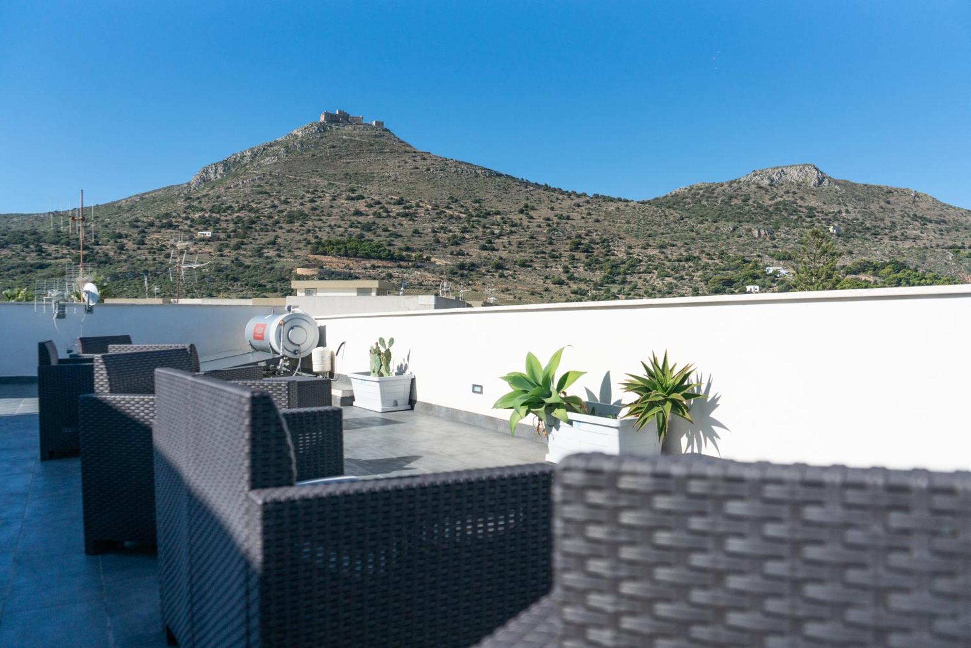 Ponente & Maestro Rooms Favignana Ngoại thất bức ảnh