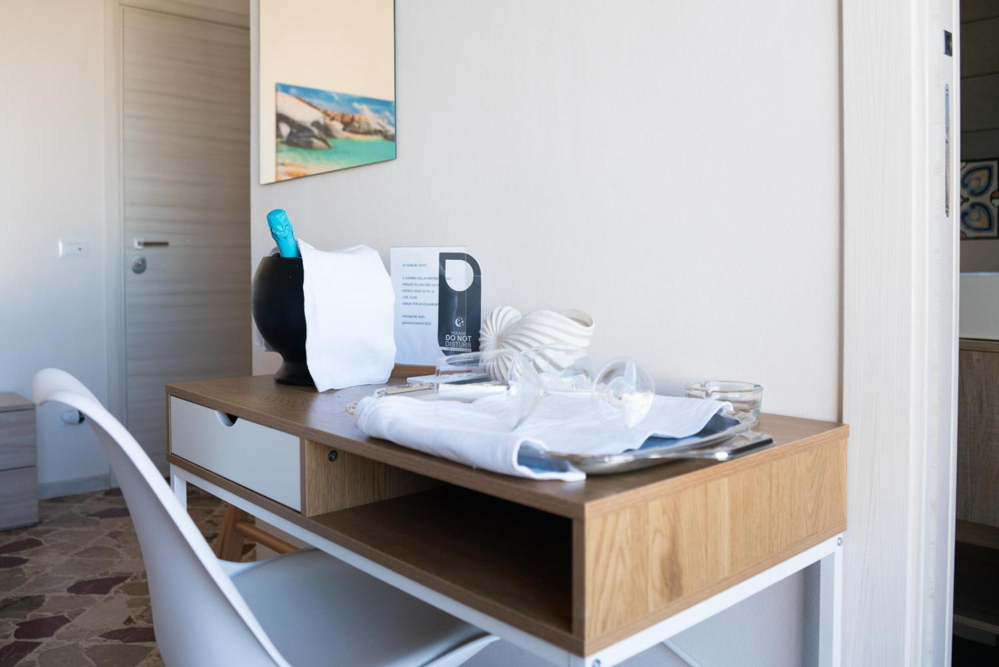 Ponente & Maestro Rooms Favignana Ngoại thất bức ảnh