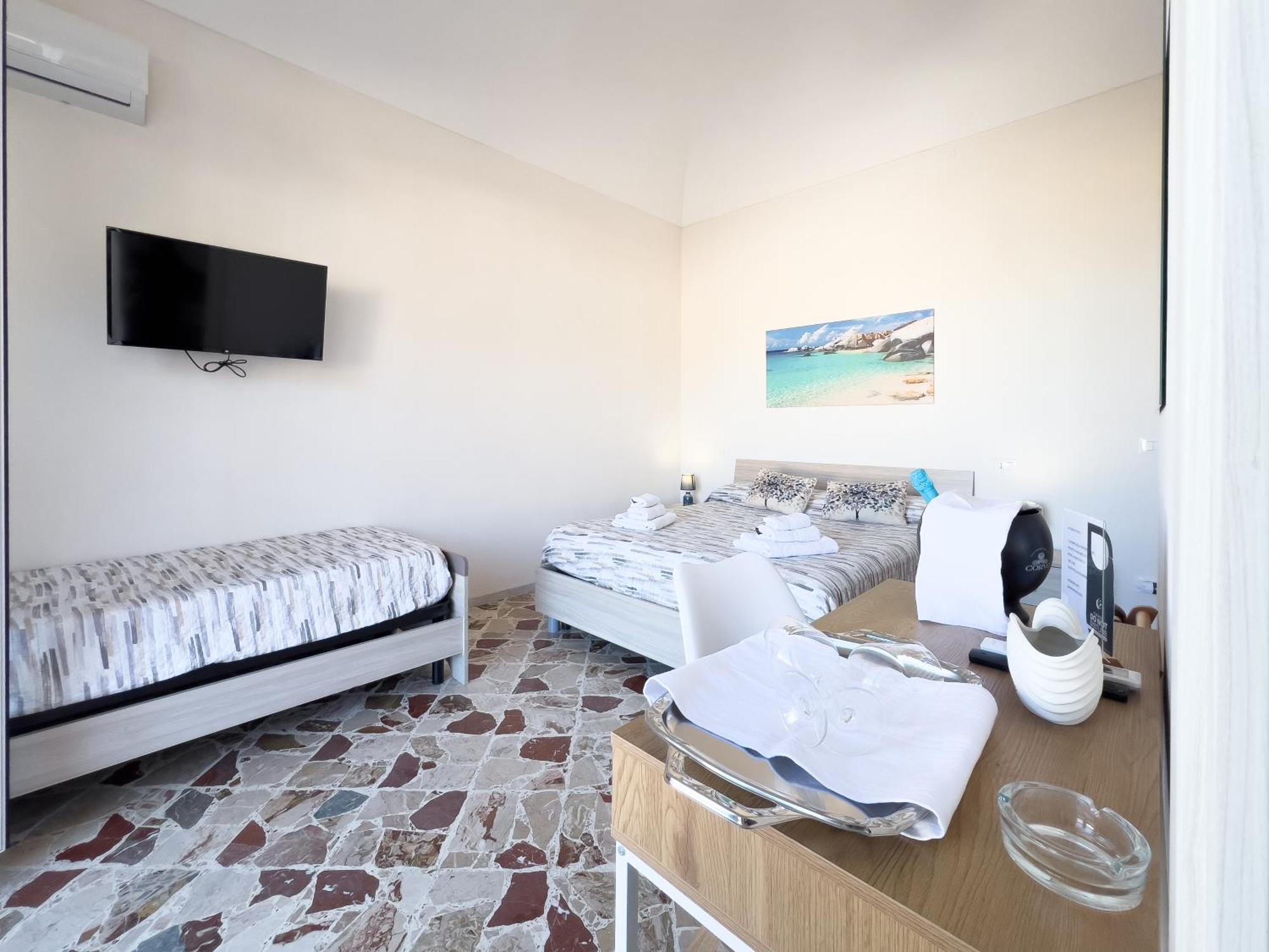 Ponente & Maestro Rooms Favignana Ngoại thất bức ảnh